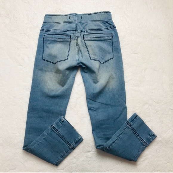 Free People light wash jeans - Picture 3 of 7